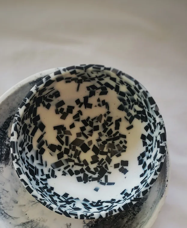 Resin Tapas Bowl Regaliz Black & White Licorice