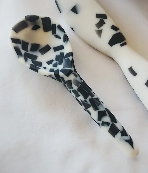 Resin Spoon Regaliz Black & White Licorice Small