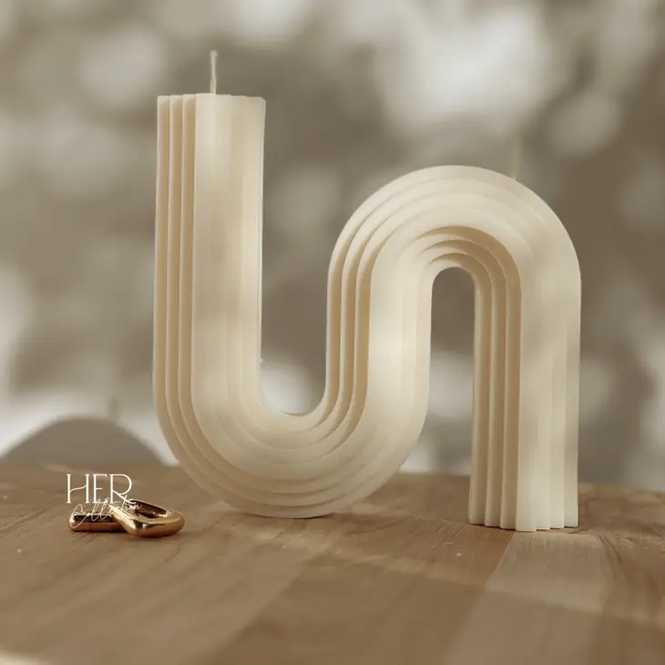 Her Collection Large Scultpure S Curve Candle 14cmx14cm 250g